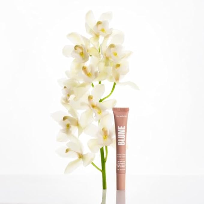 Blume بلسم الشفاه بالفانيليا ثلاثي الببتيد - مرطب الشفاه سوبر بالسم مع زبدة الشيا والسكواليين لترطيب عميق وعلاج الشفاه الجافة والمتشققة - مرطب شفاه نباتي وخالي من القسوة (0.4 أونصة سائلة) - Image 3